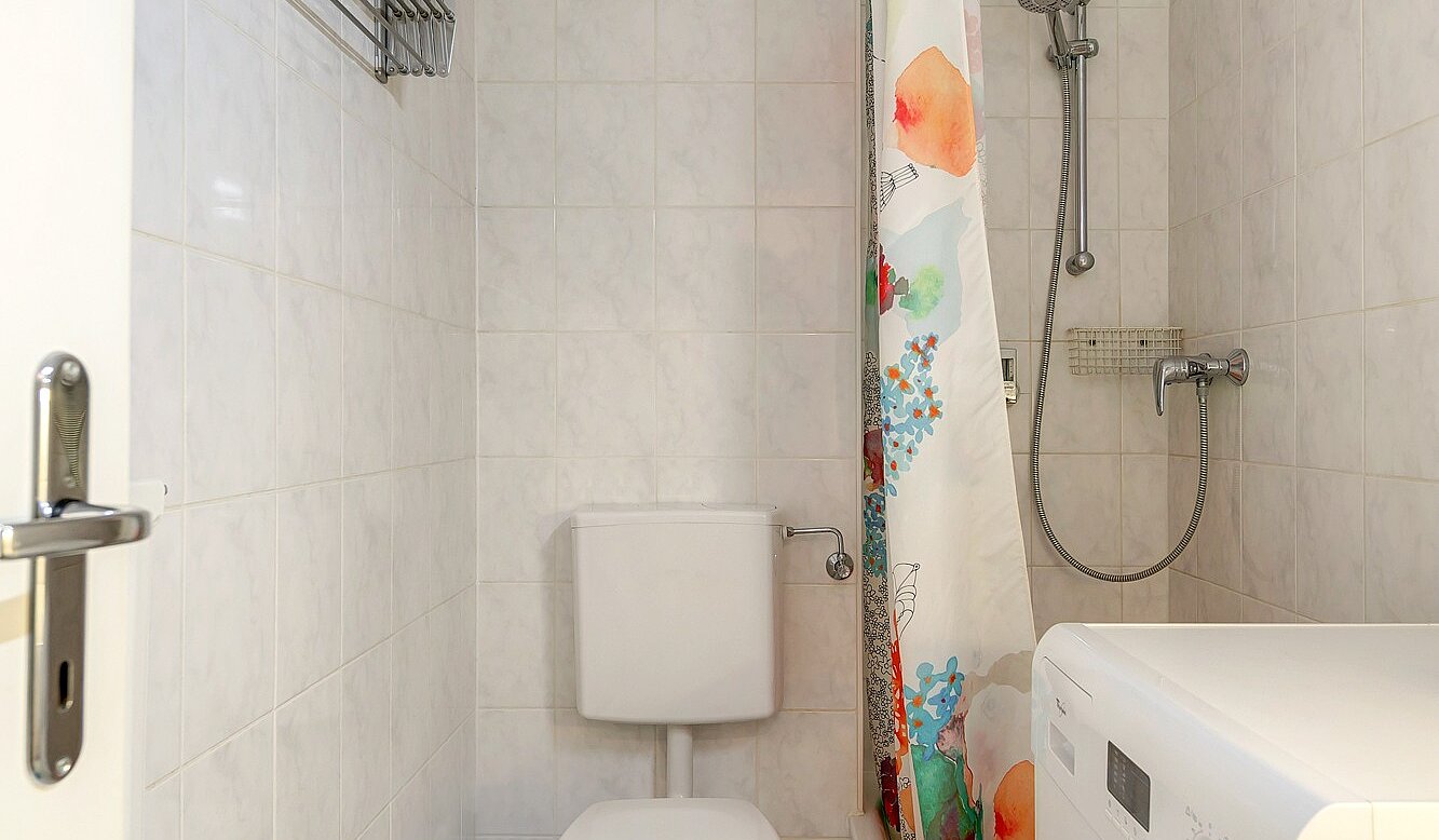 Piso en planta baja de 1 habitación | München-Nymphenburg | 2203ML1 | Duschbad mit Waschtrockner