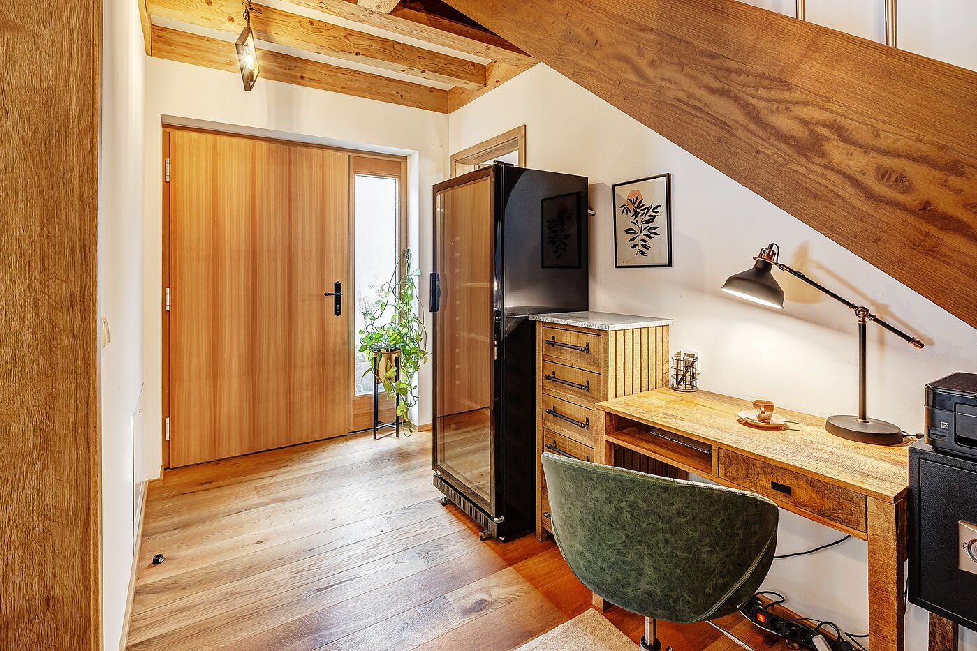 Apartamento de 6 habitaciones | 70095 | Eingangsbereich mit Arbeitsplatz