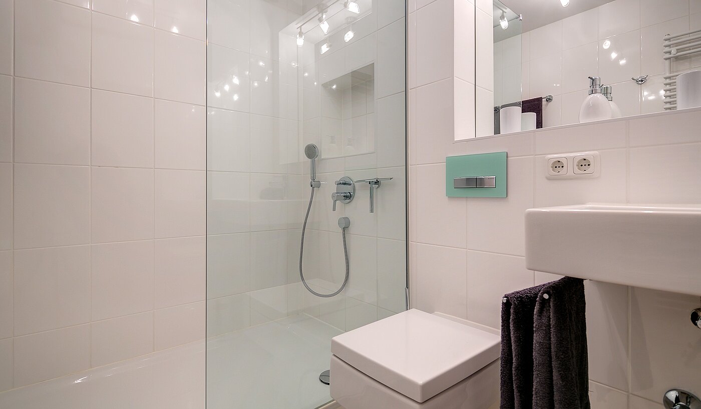 Apartamento de 2 habitaciones | München-Schwabing | 70096 | Badezimmer mit Dusche