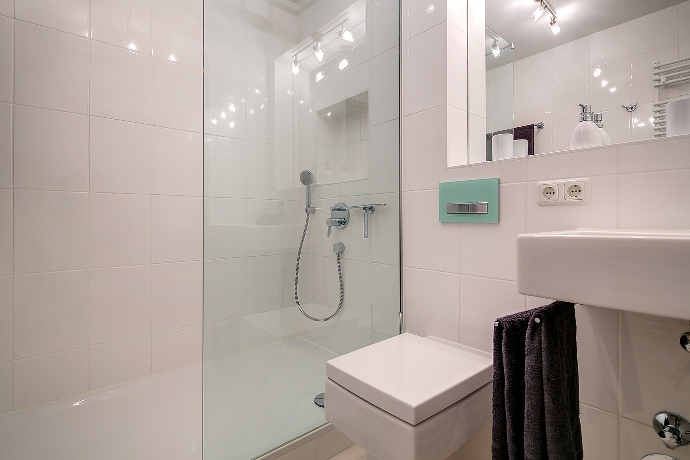 Apartamento de 2 habitaciones | München-Schwabing | 70096 | Badezimmer mit Dusche