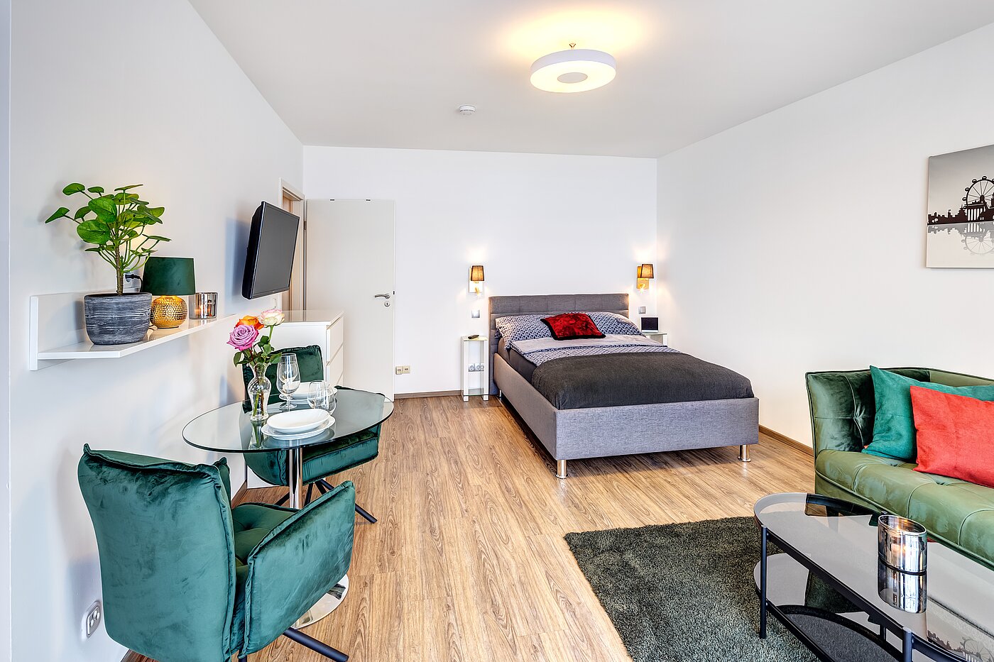 Apartamento de 1 habitación | München-Ludwigsvorstadt | 70176 | ...mit kleinem Tisch für Zwei...