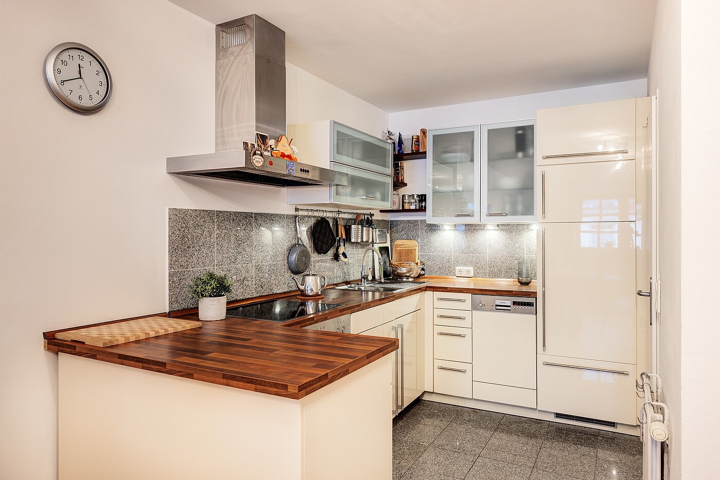 Apartamento de 2 habitaciones | 70206 | ...Einbauküche