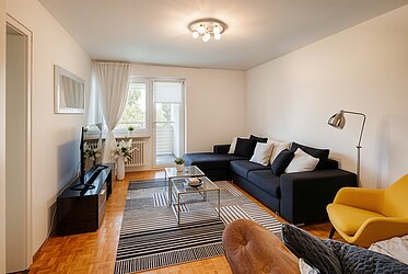 Forstenried: Encantador y tranquilo apartamento con parqué y balcón soleado - libre