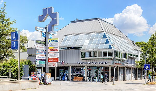 Apartamento de 2 habitaciones | München-Hadern | 704101 | Einkaufszentrum Hardener Stern
