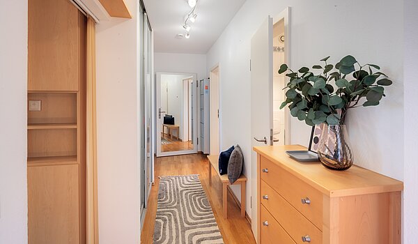 Piso ático de 3 habitaciones | 70501 | Geräumiger Flur