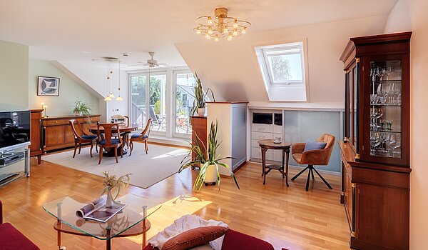 Piso ático de 3 habitaciones | 70501 | Großzügig und Lichtdurchflutet