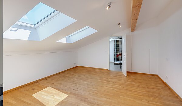 Propiedad especial de 8 habitaciones | 70406 | Gästezimmer Dachgeschoss