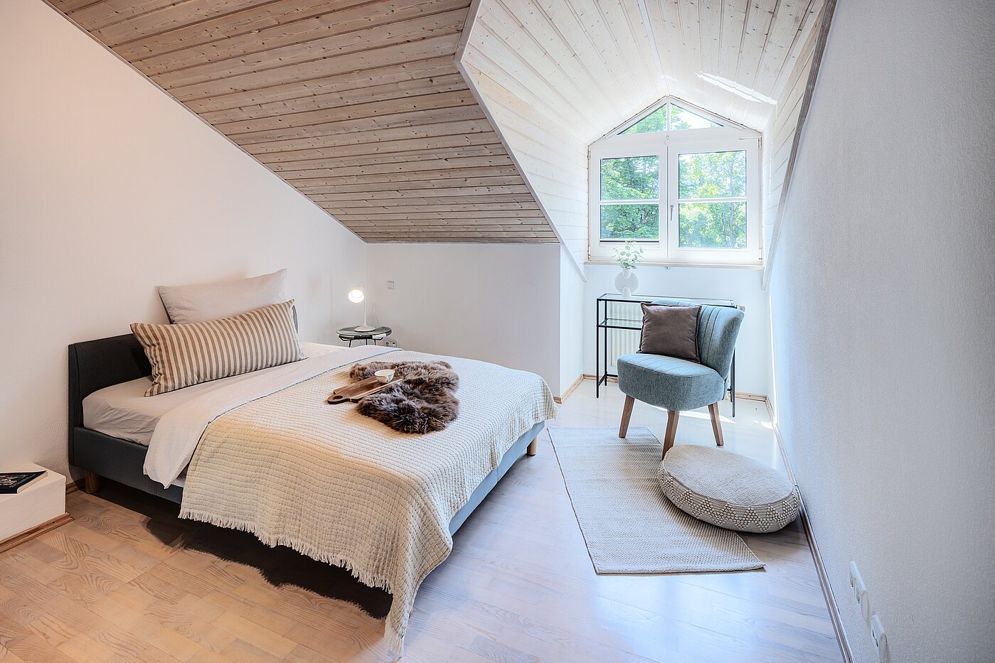 Apartamento de 2 habitaciones | München-Thalkirchen | 70241 | Helles Schlafzimmer...