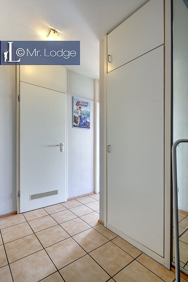 Apartamento de 2 habitaciones | Unterschleißheim | 1711ML1 | Diele mit Einbauschrank