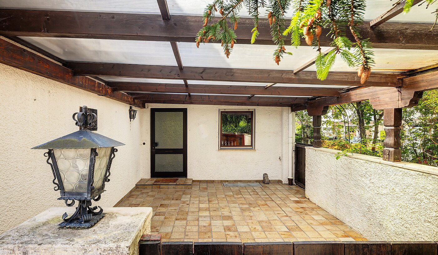 Adosado esquinero de 5 habitaciones | Penzberg | 701121 | Hauseingang mit Carport