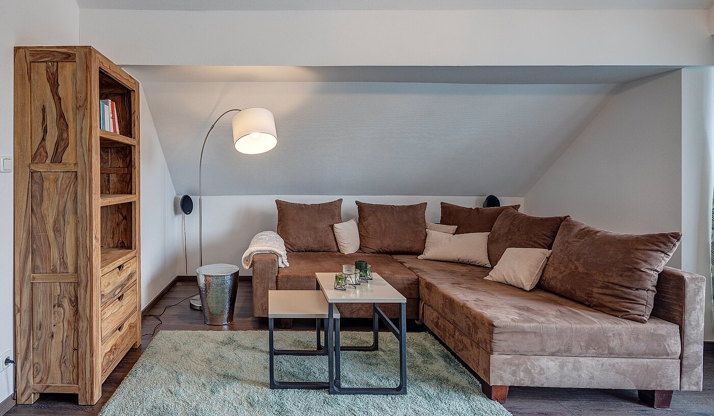 Piso ático de 3 habitaciones | München-Hasenbergl | 1803ML5 | Gemütliche Sitzecke