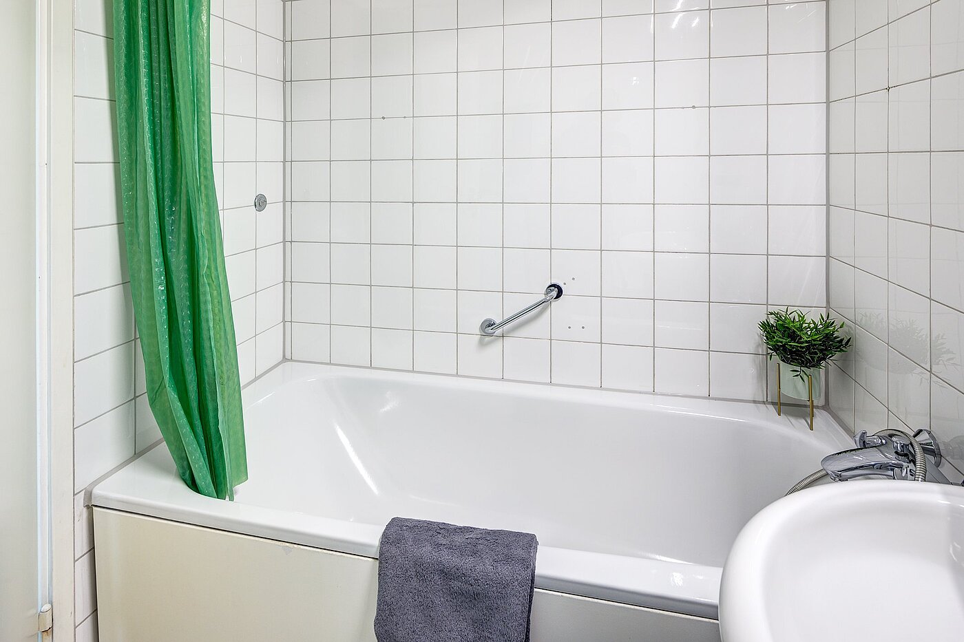 Apartamento de 2 habitaciones | München-Sendling-Westpark | 2010ML9 | ...mit Duschwanne