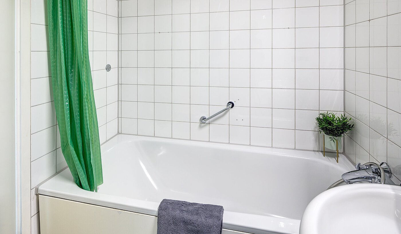 Apartamento de 2 habitaciones | München-Sendling-Westpark | 2010ML9 | ...mit Duschwanne