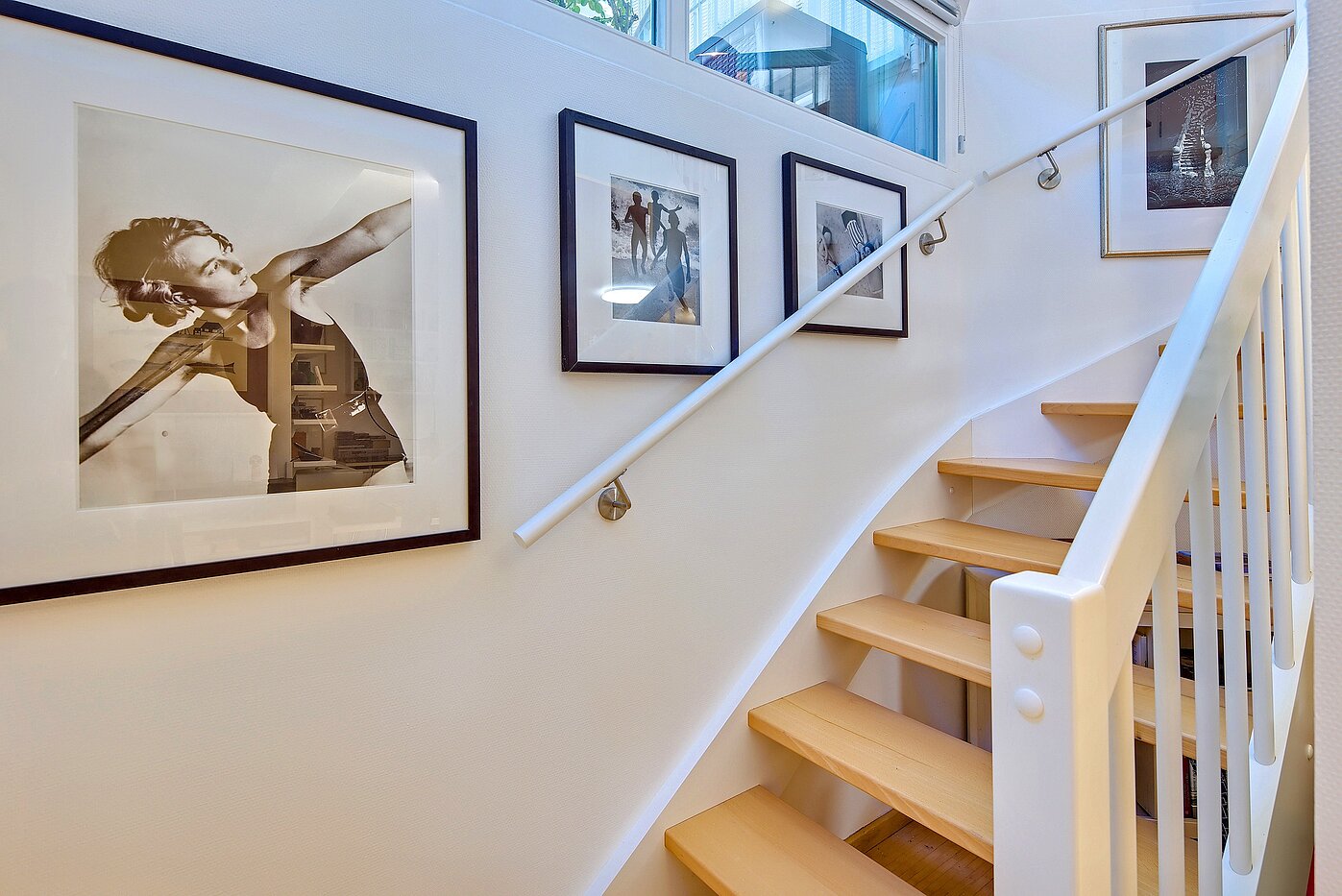 Piso en planta baja de 2 habitaciones | München-Obermenzing | 70280 | Buchenholztreppe in das Studio