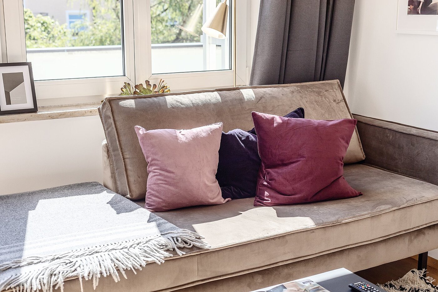 Apartamento de 1 habitación | München-Neuhausen | 2010ML6 | ...mit gemütlicher Couch
