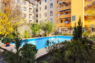Au: Elegante piso de 1 habitación con balcón