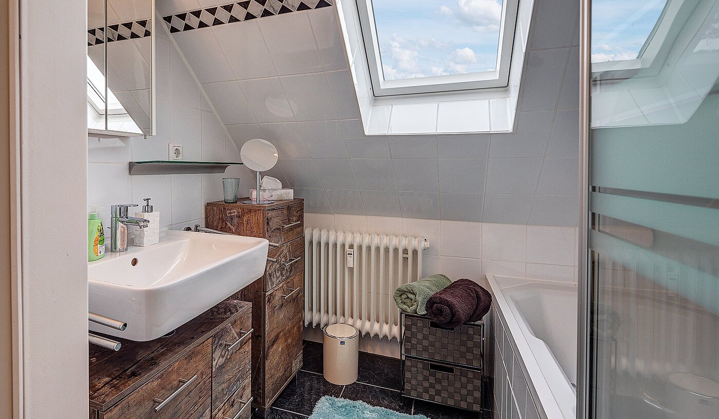 Piso ático de 3 habitaciones | München-Hasenbergl | 1803ML5 | ...mit Duschwanne