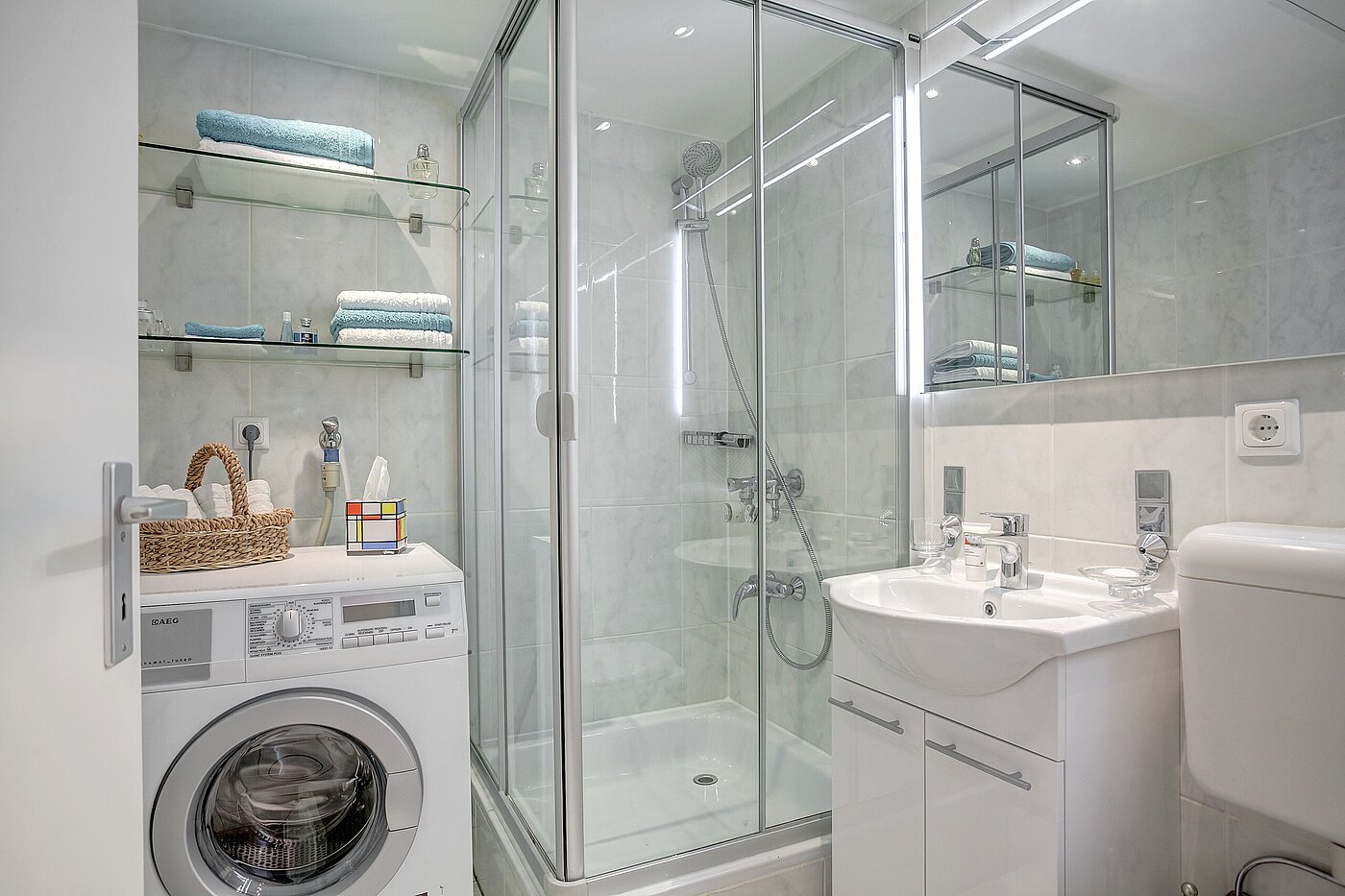 Apartamento de 1 habitación | München-Moosach | 70092 | Duschbad mit Waschtrockner