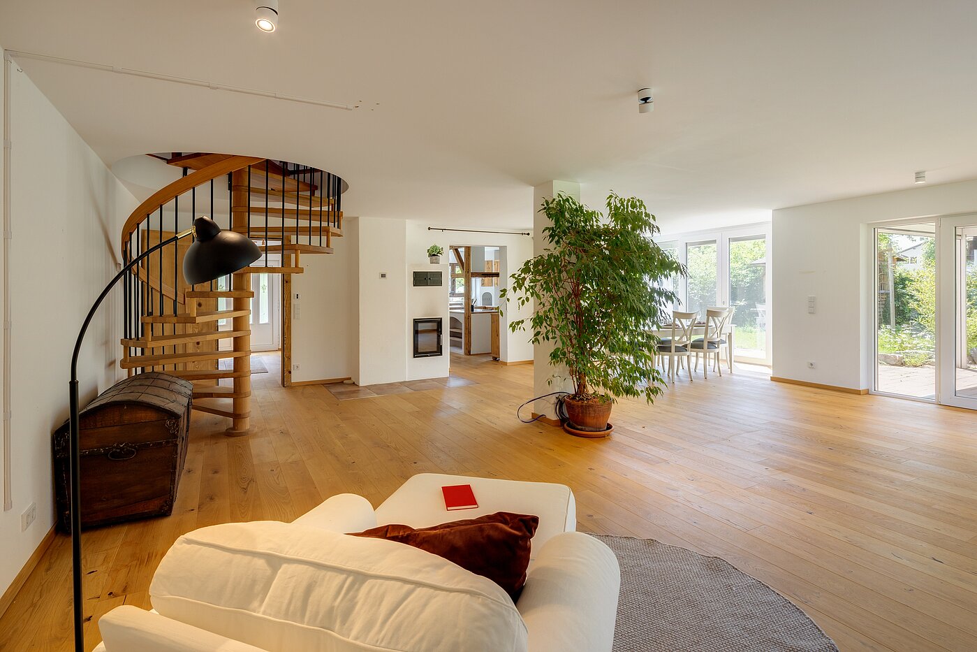 Propiedad especial de 8 habitaciones | 70406 | Wohnen Erdgeschoss