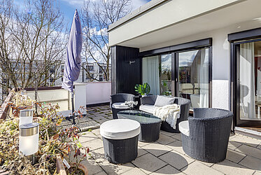Una hermosa y soleada vista en Aschheim- Apartamento de 4,5 habitaciones con terraza en la azotea