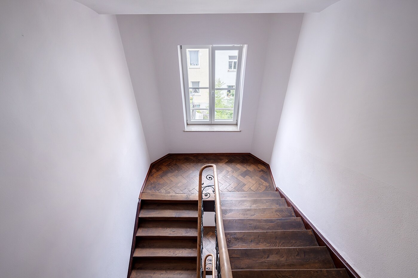 Piso ático de 1 habitación | München-Sendling | 700402 | Hoistorisches Treppenhaus