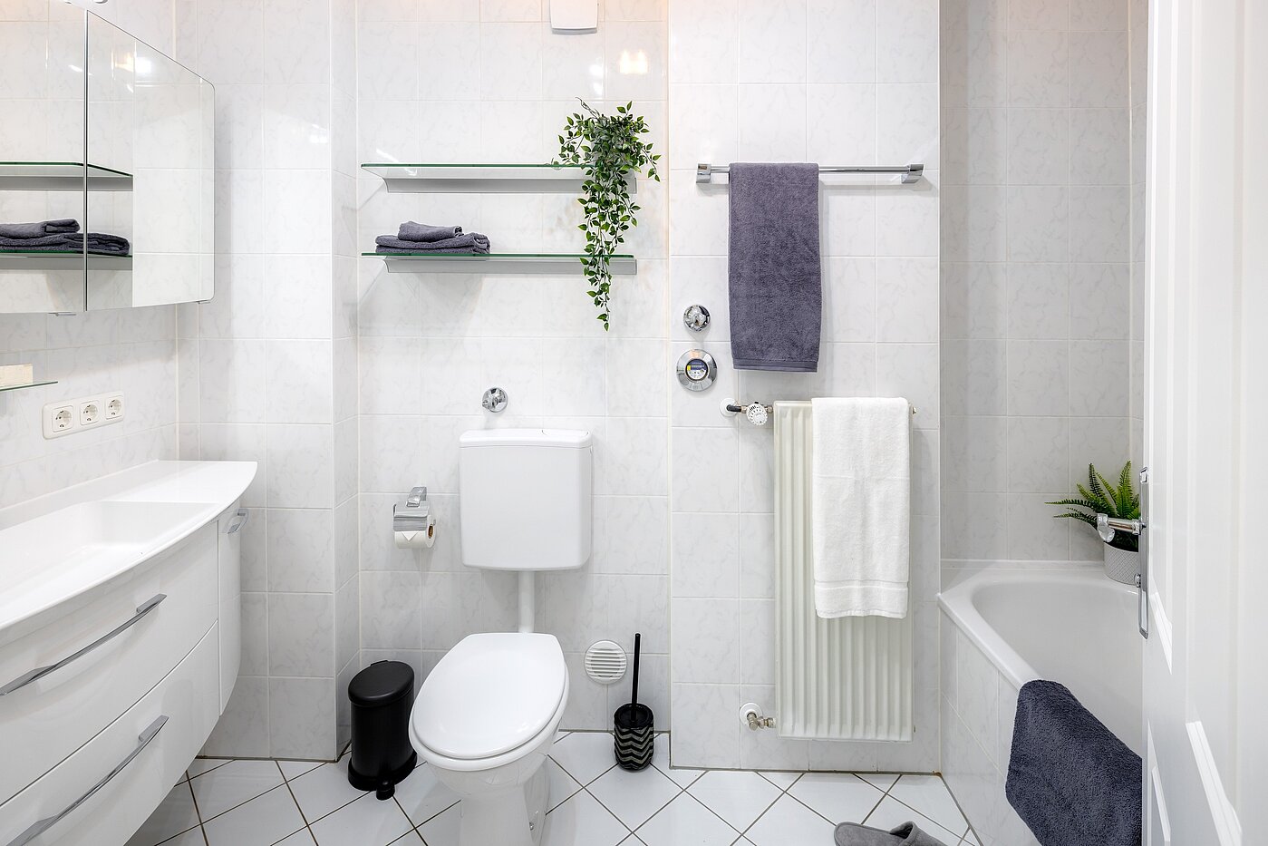 Apartamento de 3 habitaciones | München-Obergiesing | 70028 | Geräumiges Bad mit...