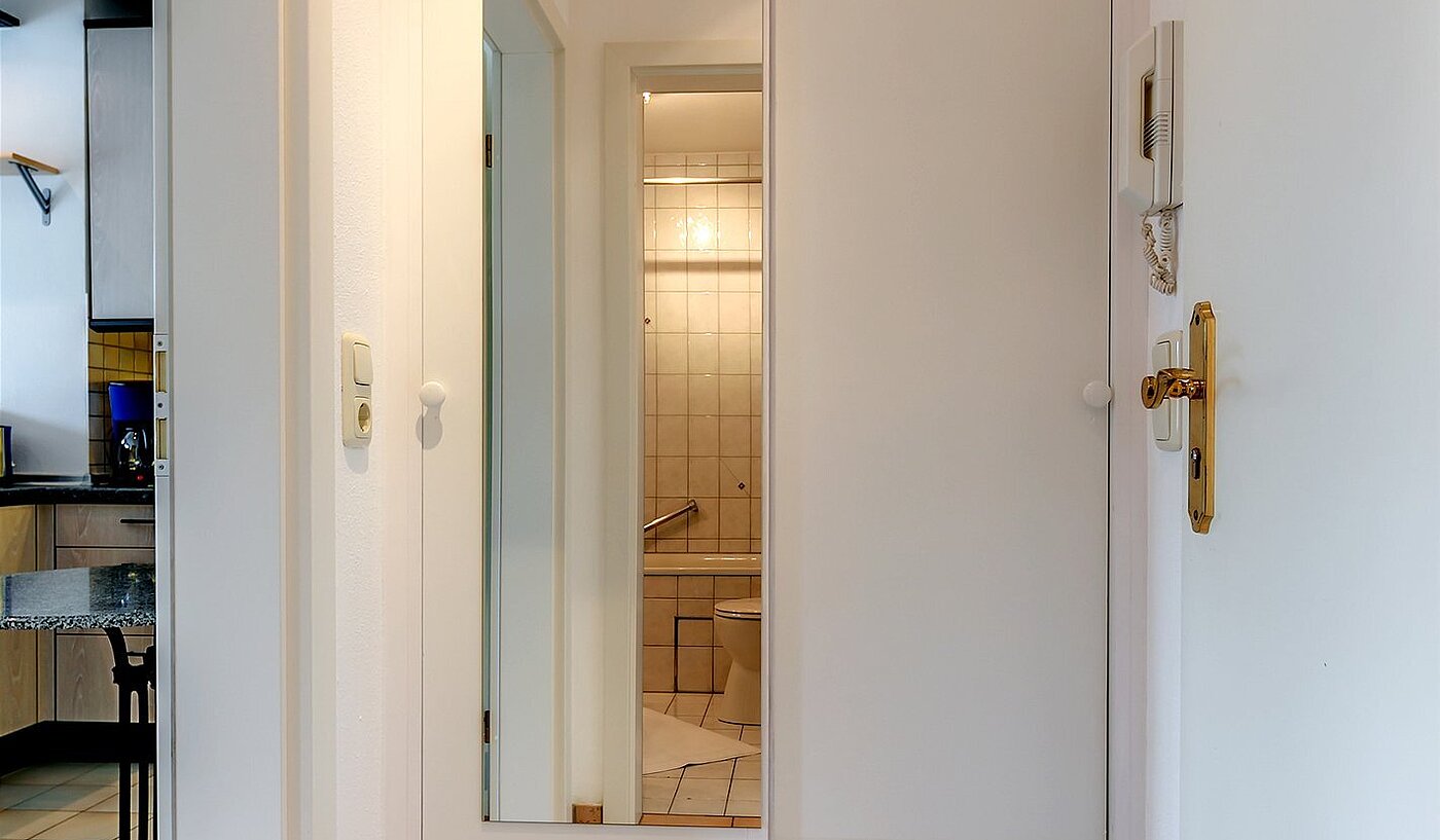 Apartamento de 1 habitación | München-Untermenzing | 1802ML1 | Diele mit Einbauschrank