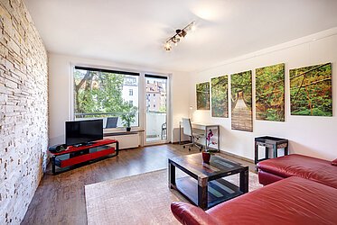 Maxvorstadt: Piso soleado de 2,5 habitaciones en un patio tranquilo - vacío