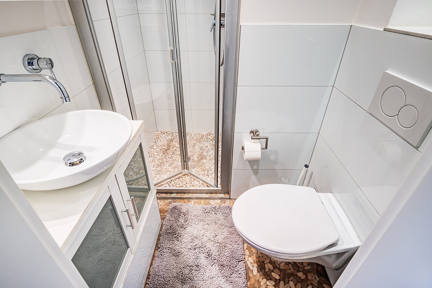 Piso en planta baja de 4 habitaciones | München-Neuhausen | 70471 | Weiß gefliestes Bad...