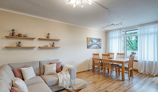 Apartamento de 4 habitaciones | München-Aubing | 70276 | KI-generiertes Möblierungsbeispiel