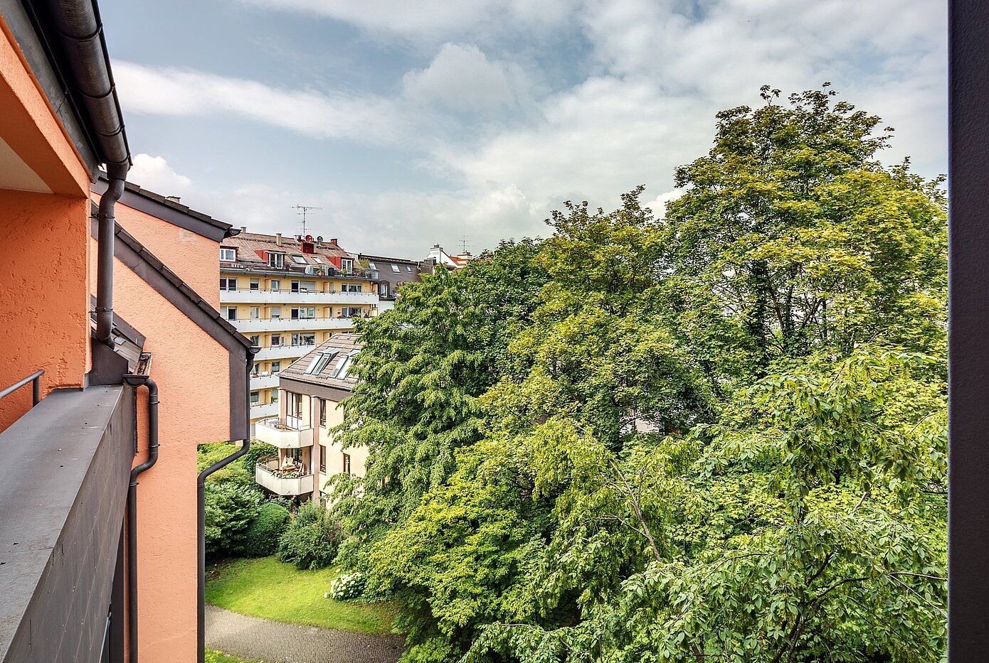 Apartamento de 1 habitación | München-Haidhausen | 2102ML4 | Blick in den ruhigen Innenhof