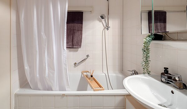 Apartamento de 2 habitaciones | München-Sendling-Westpark | 2204ML2 | ...mit Badewanne