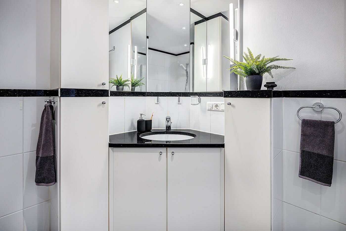 Apartamento de 3 habitaciones | München-Schwabing | 2202ML12 | Der Waschtisch geschickt platziert