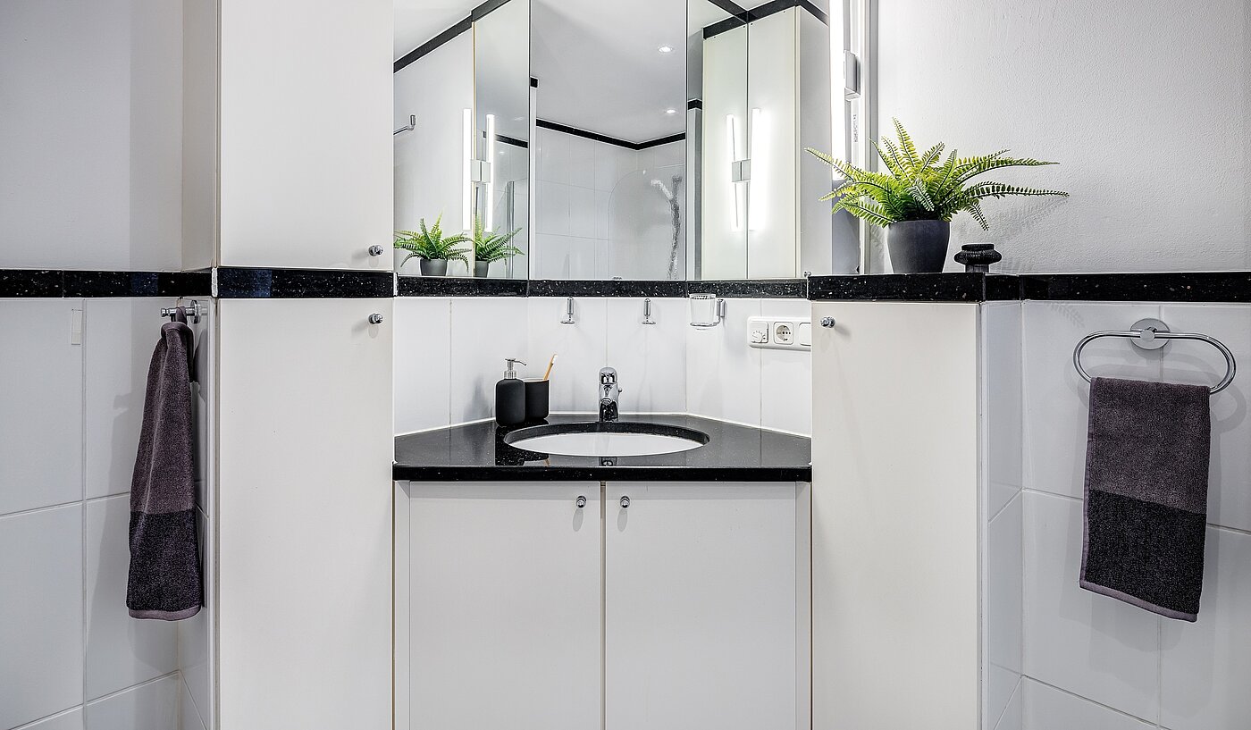 Apartamento de 3 habitaciones | München-Schwabing | 2202ML12 | Der Waschtisch geschickt platziert