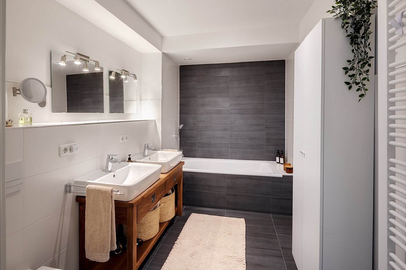 Apartamento de 3 habitaciones | München-Ludwigsvorstadt | 70488 | Masterbad mit Wanne