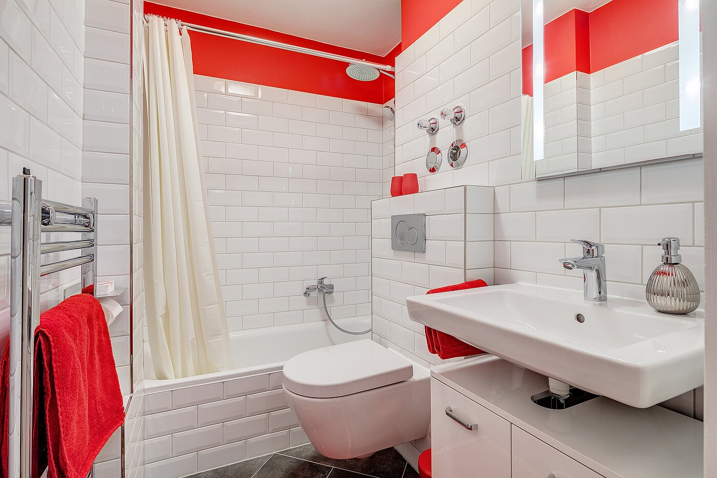 Apartamento de 2 habitaciones | München-Bogenhausen | 70287 | ...mit Badewanne