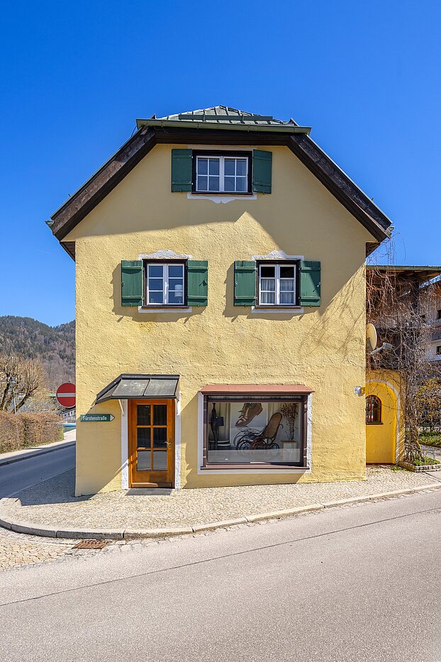 Mehrfamilienhaus de 11 habitaciones | Rottach-Egern | 70215 | Ansicht von Westen.