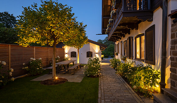 Propiedad especial de 15 habitaciones | Bad Wiessee | 701592 | Chalet II Innenhof