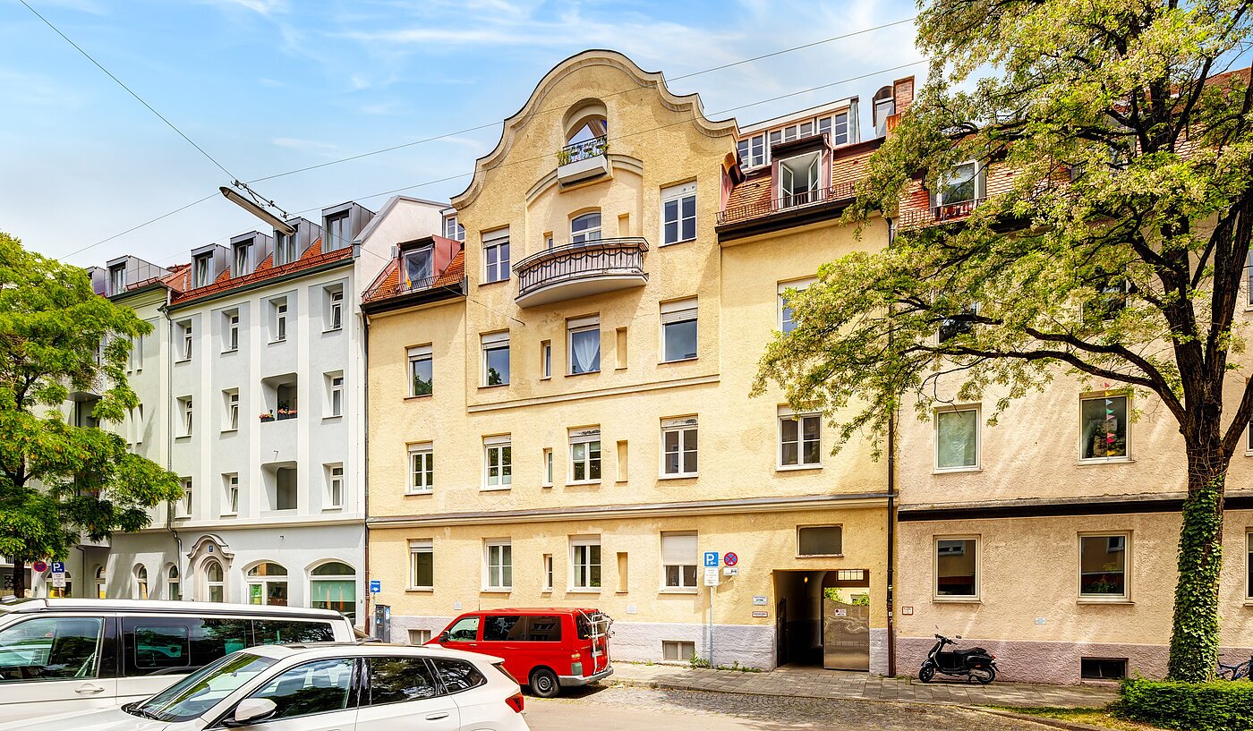 Apartamento de 1 habitación | München-Neuhausen | 70235 | Ansicht von der Straße aus
