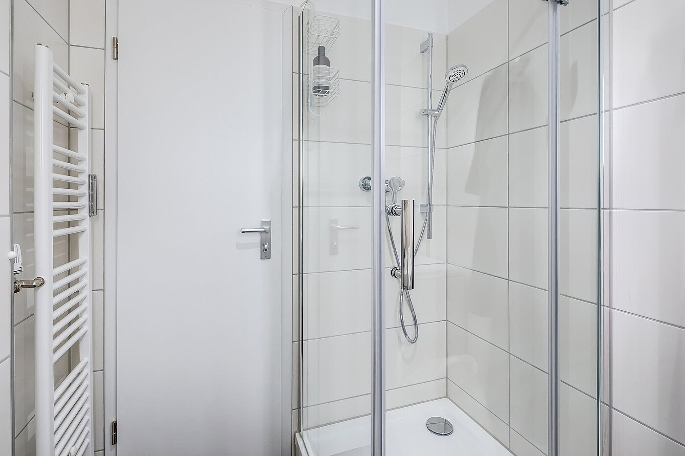 Apartamento de 1 habitación | München-Neuhausen | 2010ML6 | ...mit Vollglasdusche