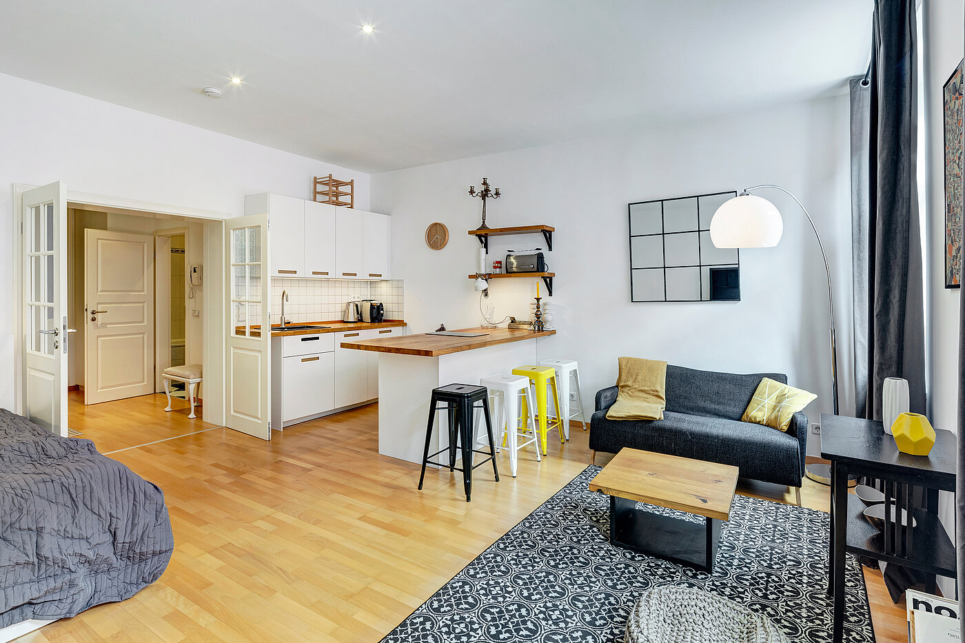 Apartamento de 1 habitación | München-Ludwigsvorstadt | 70388 | Wohn- und Schlafbereich