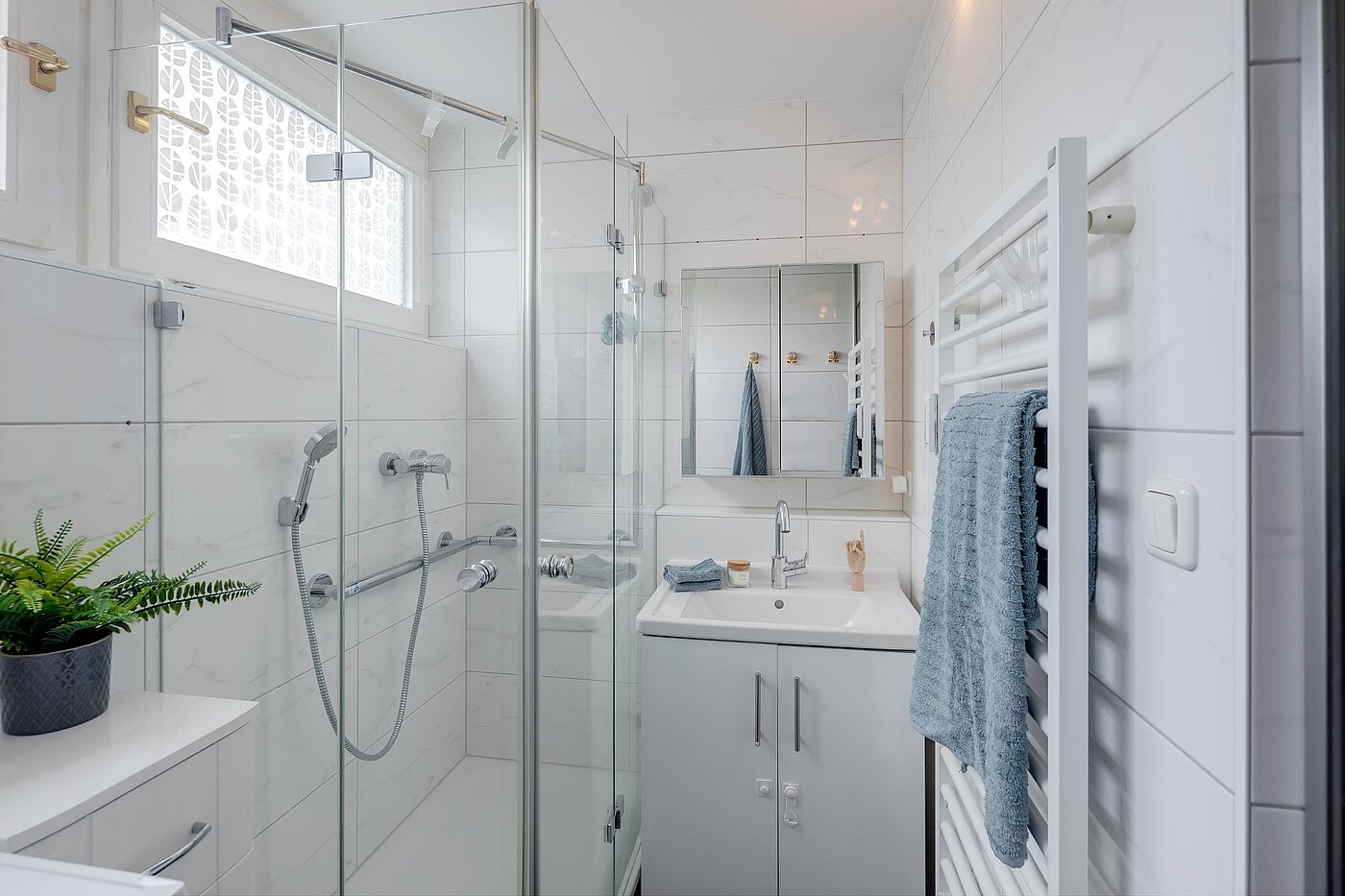 Apartamento de 3 habitaciones | München-Perlach | 2010ML5 | Bad mit begehbarer Dusche