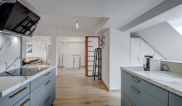 Piso ático de 4.5 habitaciones | München-Ludwigsvorstadt | 70461 | Wohnen / Essen