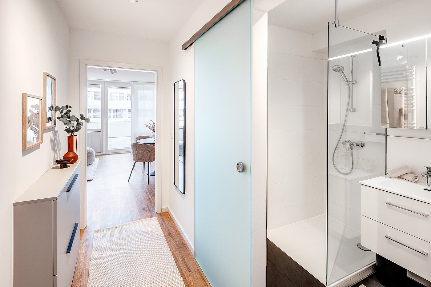 Apartamento de 1 habitación | München-Neuhausen | 70197 | ...Flur
