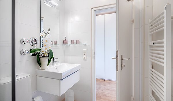 Apartment de 1 habitación | München-Solln | 70499 | Geschmackvolles Bad...