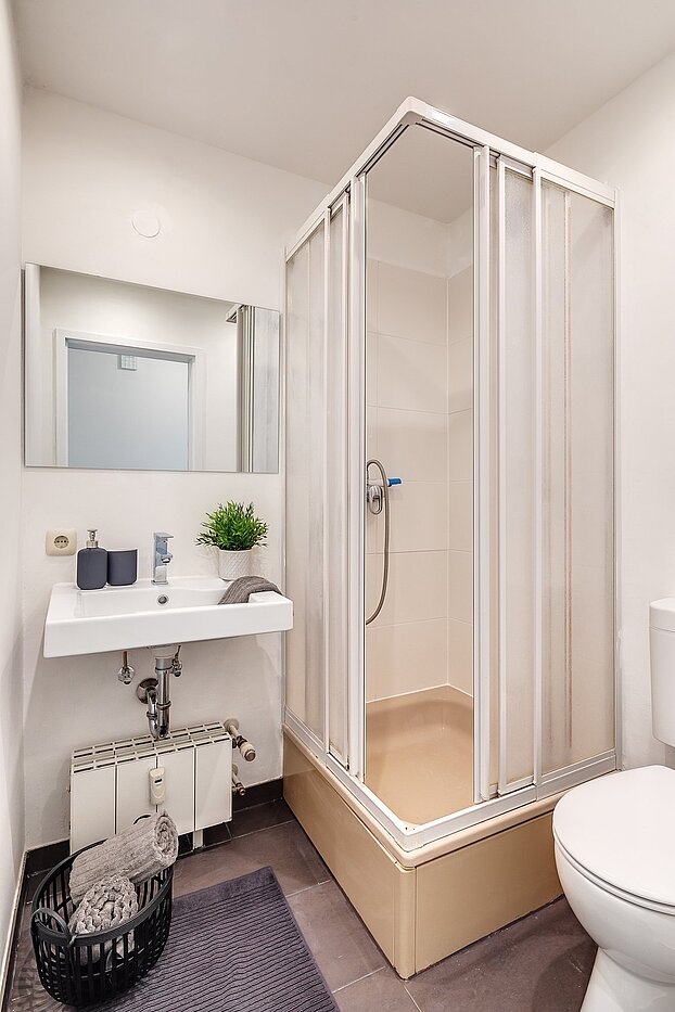 Piso en planta baja de 4.5 habitaciones | München-Perlach | 2003ML6 | Gäste-WC mit Dusche