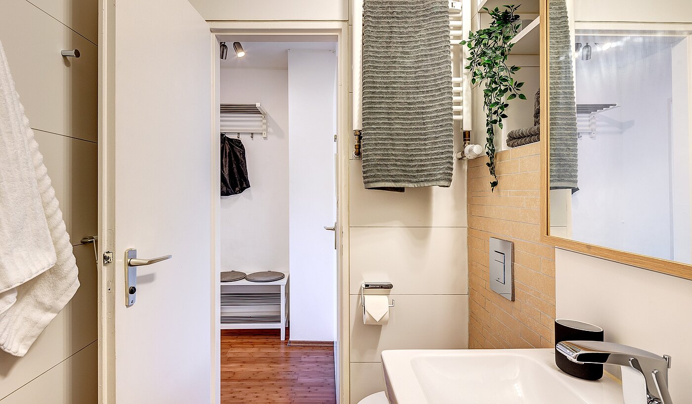 Apartamento de 1 habitación | München-Schwabing | 2210ML3 | ...und Handtuchheizkörper