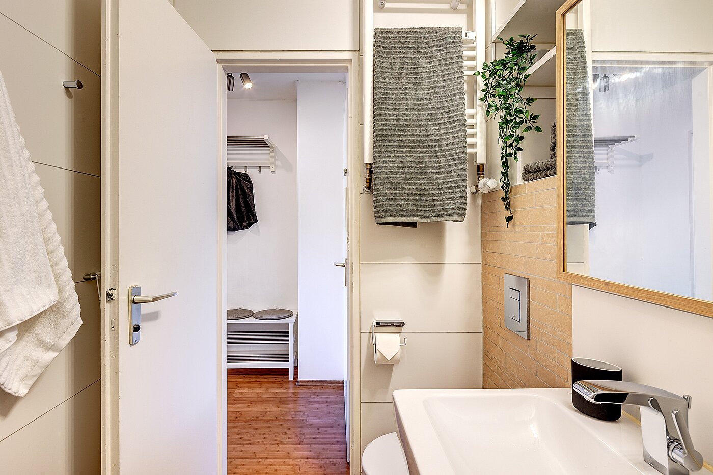 Apartamento de 1 habitación | München-Schwabing | 2210ML3 | ...und Handtuchheizkörper