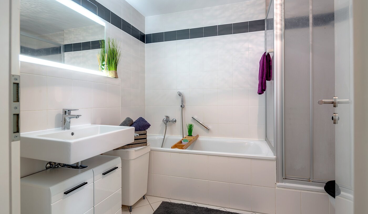 Apartamento de 3 habitaciones | München-Isarvorstadt | 70157 | Bad mit Wanne...