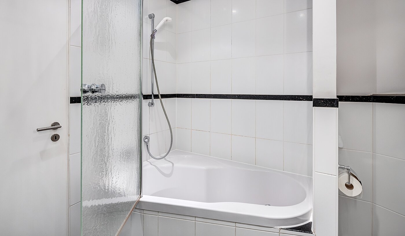 Apartamento de 3 habitaciones | München-Schwabing | 2202ML12 | ...mit ergonomischer Badewanne